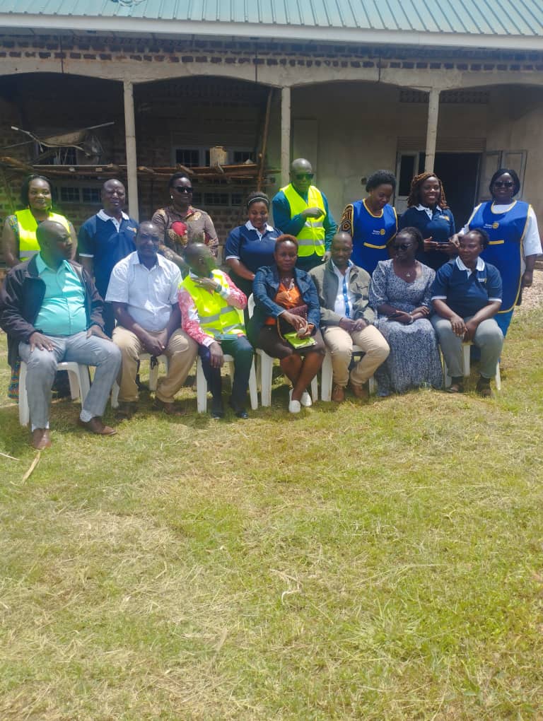 SondeRotary's tweet image. Capturing a memorable moment with DG Edward Kakembo Nsubuga at Bukerere HC II Project. RC Sonde members, RCC Bukerere, and RC Bukerere join forces as we proudly showcase one of our signature projects during his official visit to the club. 📸🤝 #Rotary #CommunityProjects #DGVisit