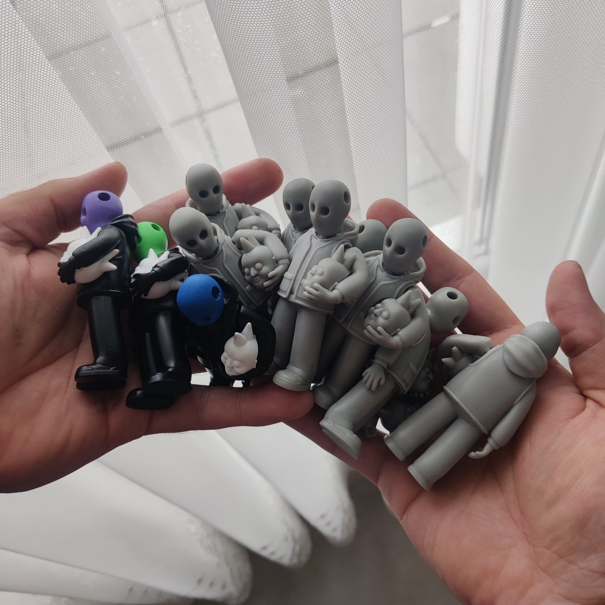 N_ogard's tweet photo. Vous êtes nombreux à vouloir votre porte-clé, ça me fait extrêmement plaisir, merci à vous tous ♥ 
J'ai énormément travaillé dessus afin de vous proposer le produit le plus cool et quali possible. 
Je lance donc les précommandes demain, le lundi 06/11. 1/3 https://t.co/nCkUUGlEz3
