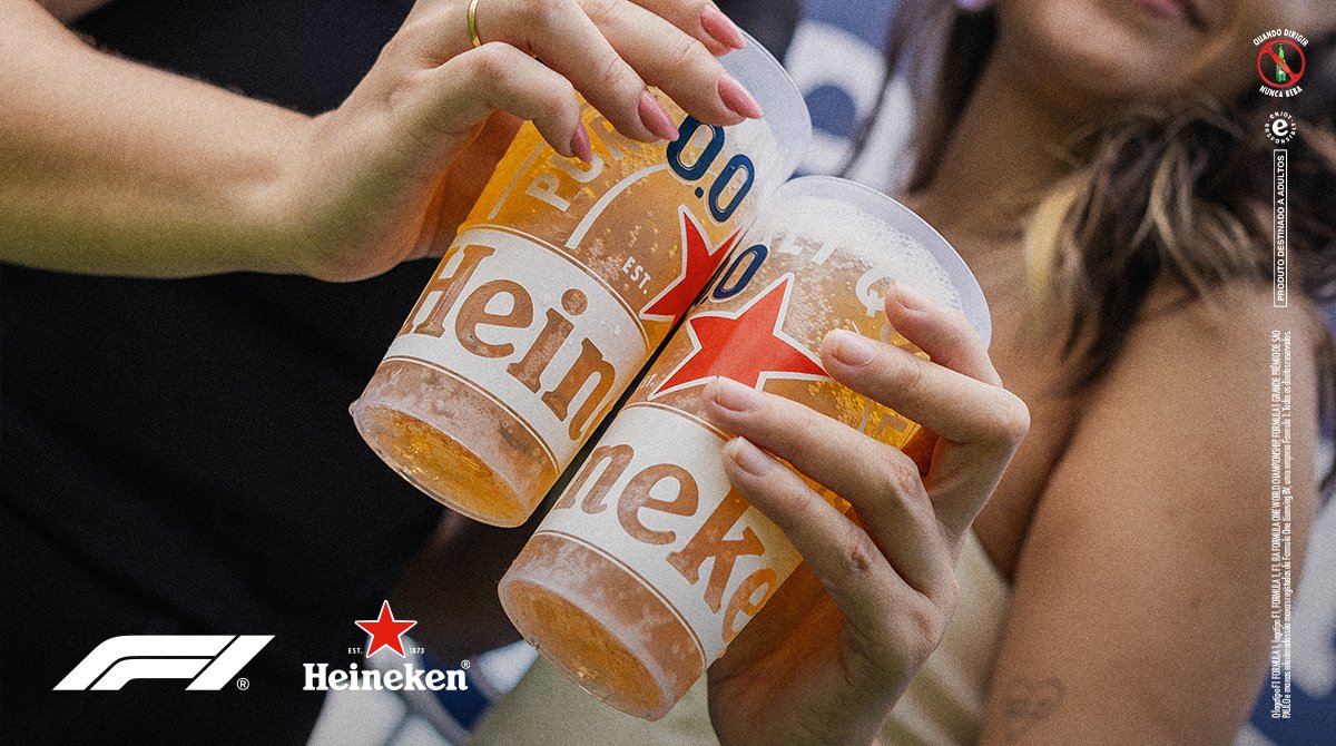 Os pilotos esquentam os motores. Nós gelamos as cervejas. Quem aí já tá com uma Heineken pra curtir a corrida? 🍻🏎 #HeinekenNaF1 #HeinekenVillage #AprecieComModeração