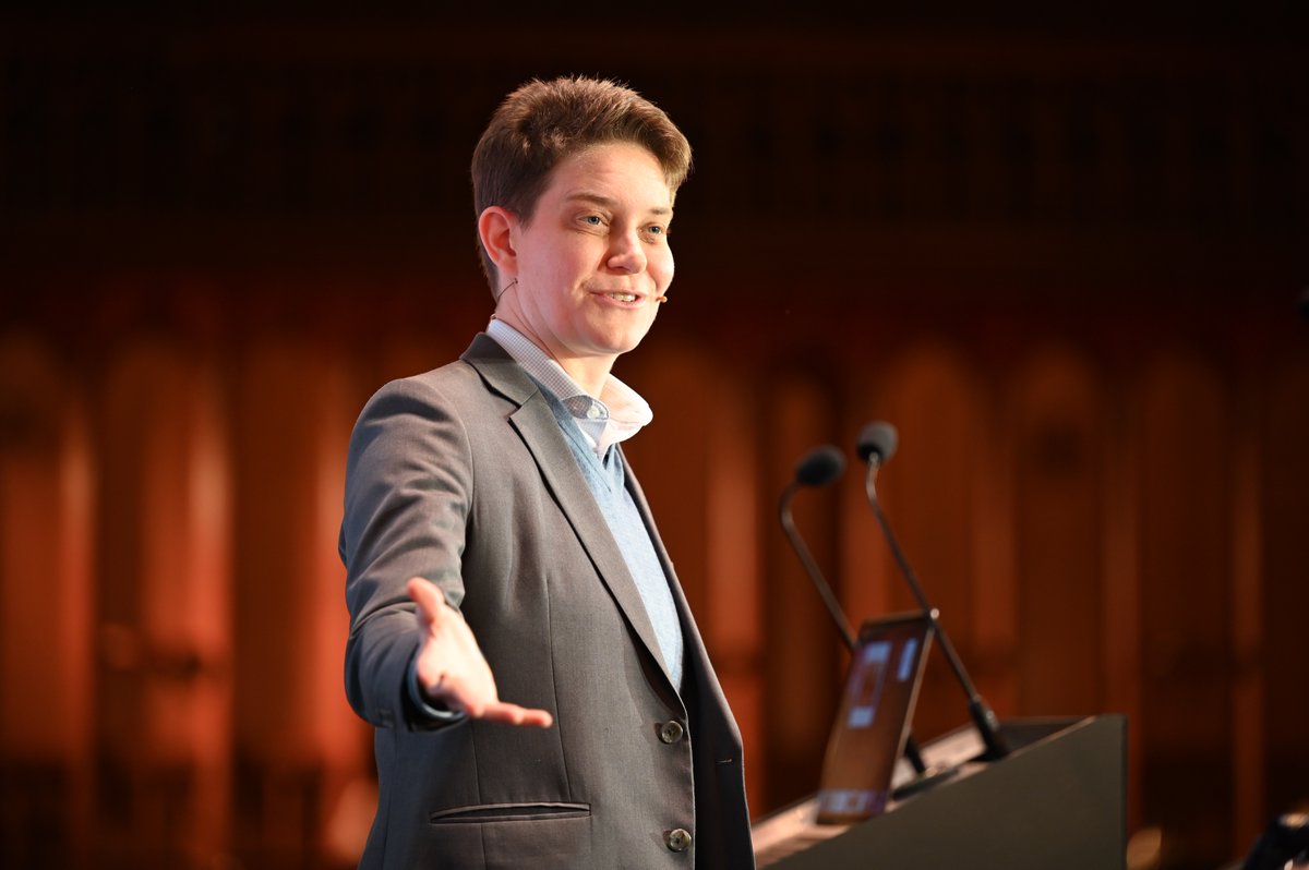 “I often say, wait a year before asking a real favor of someone new. When you’re friends first, the rest takes care of itself.”

– <a href="/dorieclark/">Dorie Clark</a> at the #Thinkers50 Awards Gala 2023