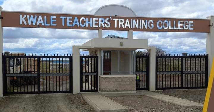 KenyaMkasi's tweet photo. Education breeds confidence,confidence breeds hope and hope breeds peace.Kwale county government is blessed and privilledged to have all that.Ahsante mama. #mamayupokazini #thekwalewewant
@OurKwaleCounty 
@KenyaMkasi 
@lavishhat 
@focuscbo 
@JamiiAction https://t.co/W7PdMViX3k