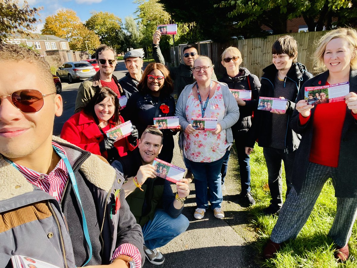 MrAbeAllen's tweet image. Absolutely fab to be back on the doorsteps today, connecting with our amazing residents in Cherrywood and Fernhill wards! 🚪🌹🏡 Your feedback and conversations make our community stronger. Let&apos;s keep the dialogue going! 💬👋 #CommunityChat #Cherrywood #Fernhill