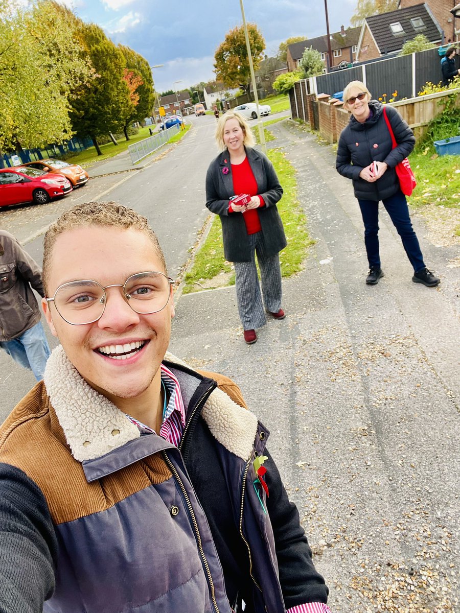 MrAbeAllen's tweet image. Absolutely fab to be back on the doorsteps today, connecting with our amazing residents in Cherrywood and Fernhill wards! 🚪🌹🏡 Your feedback and conversations make our community stronger. Let&apos;s keep the dialogue going! 💬👋 #CommunityChat #Cherrywood #Fernhill