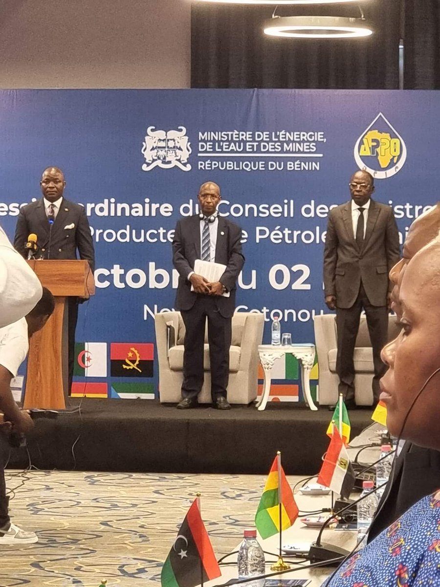 Le Ministre du pétrole, M. #Marcel_Abéké a pris  part, le 02.11.23, avec ses pairs, à la 44ème session ordinaire du Conseil des Ministres de l'Organisation des Pays Producteurs de Pétrole Africains (<a href="/AppoSecretariat/">African Petroleum Producers’ Organization</a>) qui s'est tenue cette année à #Cotonou au #BÉNIN.
<a href="/Comgouv_GA/">Comgouv</a>