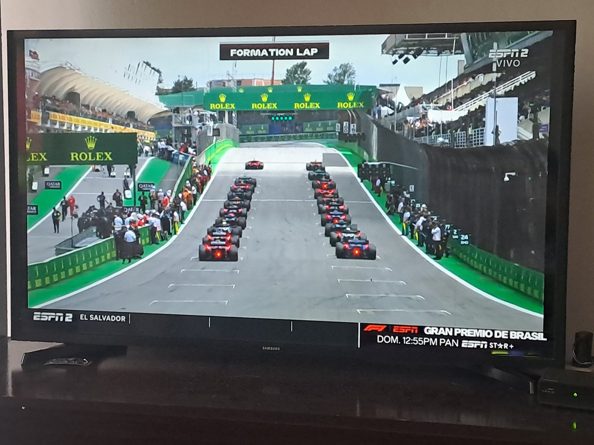 Viendo la Carrera #BrazilianGP #F1 desde #ElSalvador #FORZAFERRARI