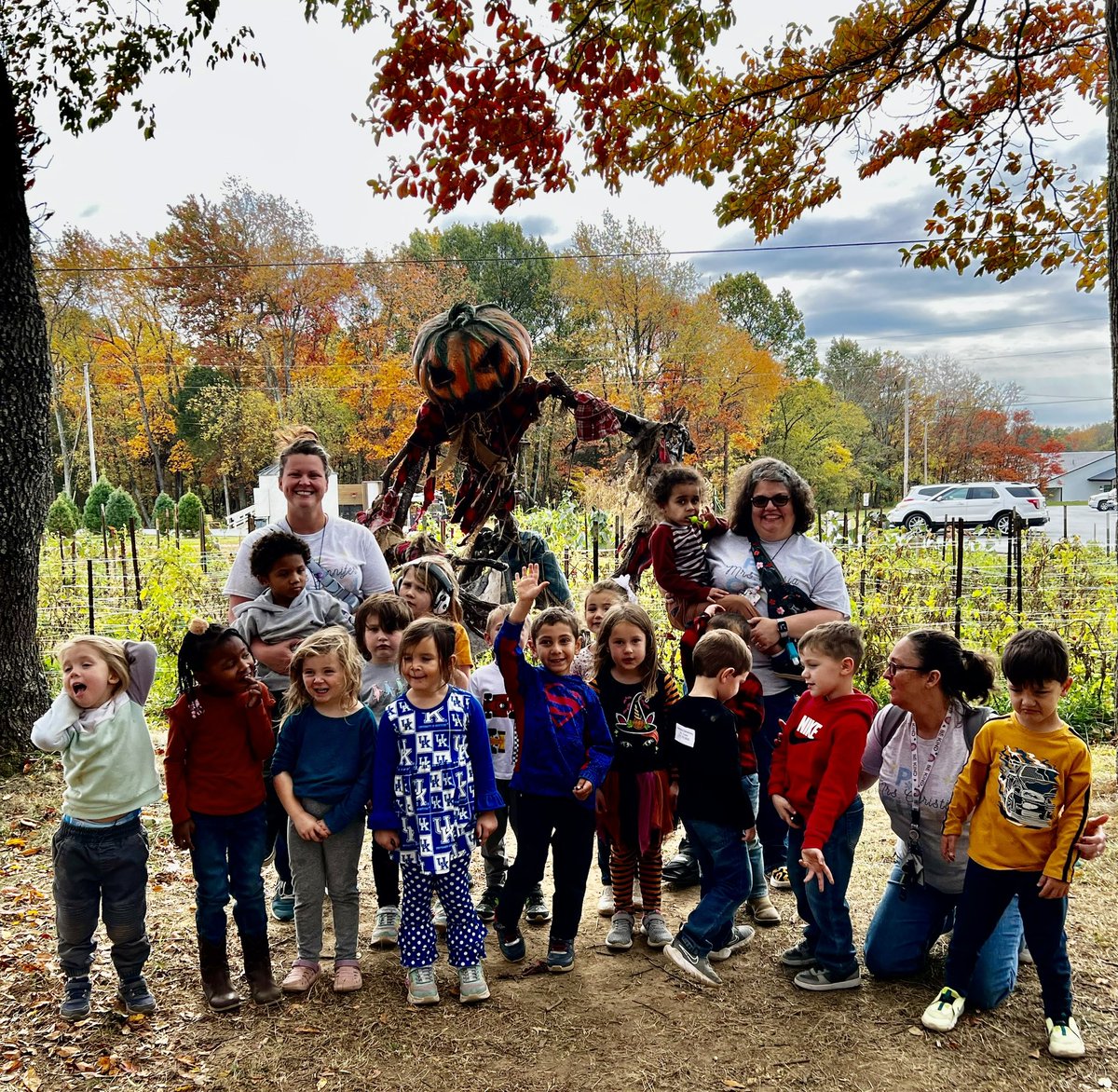 Our sweet #LittleBulldogs from Lachel Barnett &amp; Anisia Woodring’s #HCSPreschool classrooms <a href="/HeartlandES/">Heartland Elementary</a> recently visited Roberts Family Farm, LLC for a fun field trip! 🍁 🍂 They had an awesome, hands-on day! 🤎🧡 #HCSBetterTogether #HCSPreschool #FunFieldTrip