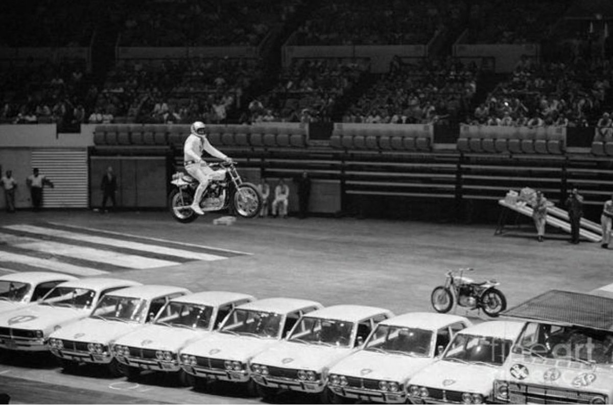 Evel Knievel tweet media