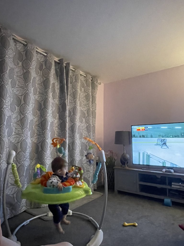 johnnufc's tweet photo. @GoPhantoms Loving his first live stream!! https://t.co/5Aje1EpQdm