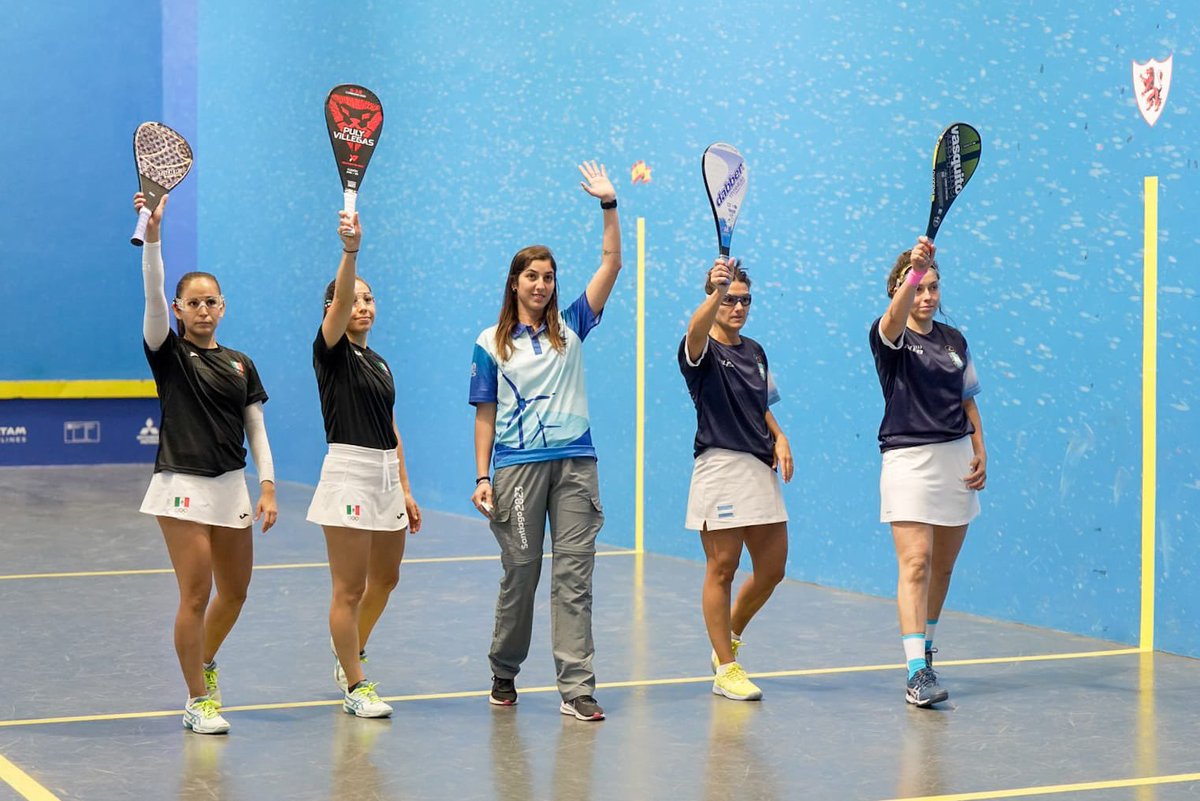 #Santiago2023 #PelotaVasca ¡ORO🥇 PARA ARGENTINA🇦🇷! Cynthia Pinto-María Lis García vencieron 2-0 (15-10 y 15-10) a Dulce Figueroa🇲🇽-Laura Puentes🇲🇽, para repetir el título de Lima 2019 en trinquete pelota de goma