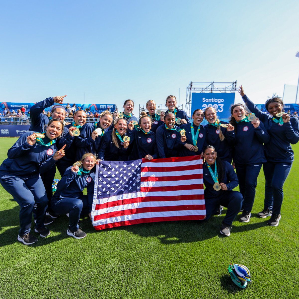 🥇 Golden Girls Congrats to @andrews_aliyah and @SahvannaJaquish on winning gold at the Pan American Games with Team USA! #ForeverLSU 📸: @USASoftballWNT