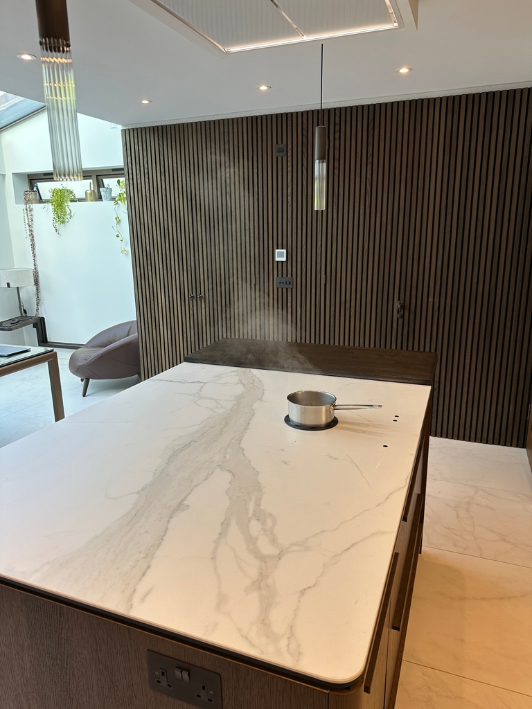 tpbtechuk's tweet image. The Calcatta Finish 😍 

@tpbtech #tpbtech #inductionhob #inductionkitchenisland #kitchendesign #homeinteriors