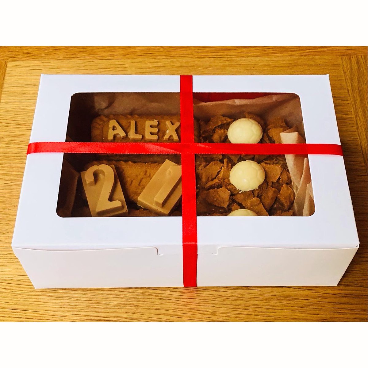 alwaystimefora's tweet photo. Birthday Biscoff blondies for a lovely young man 🥳🥳 #biscoff #biscoffspread #biscoffbiscuits #biscoffblondies #blondies #birthday #birthdayblondie #homemadeblondies #homemade #homebaking #food #giftboxblondies #giftbox #postalblondies #localdelivery https://t.co/hC6ESQsioL