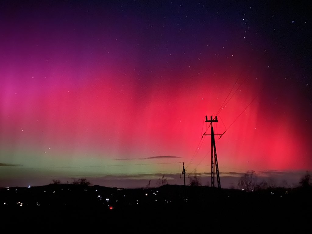 kawanaminusie's tweet image. LUDZIE KURNA W MALOPOLSCE JEST ZORZA POLARNA!!!!!