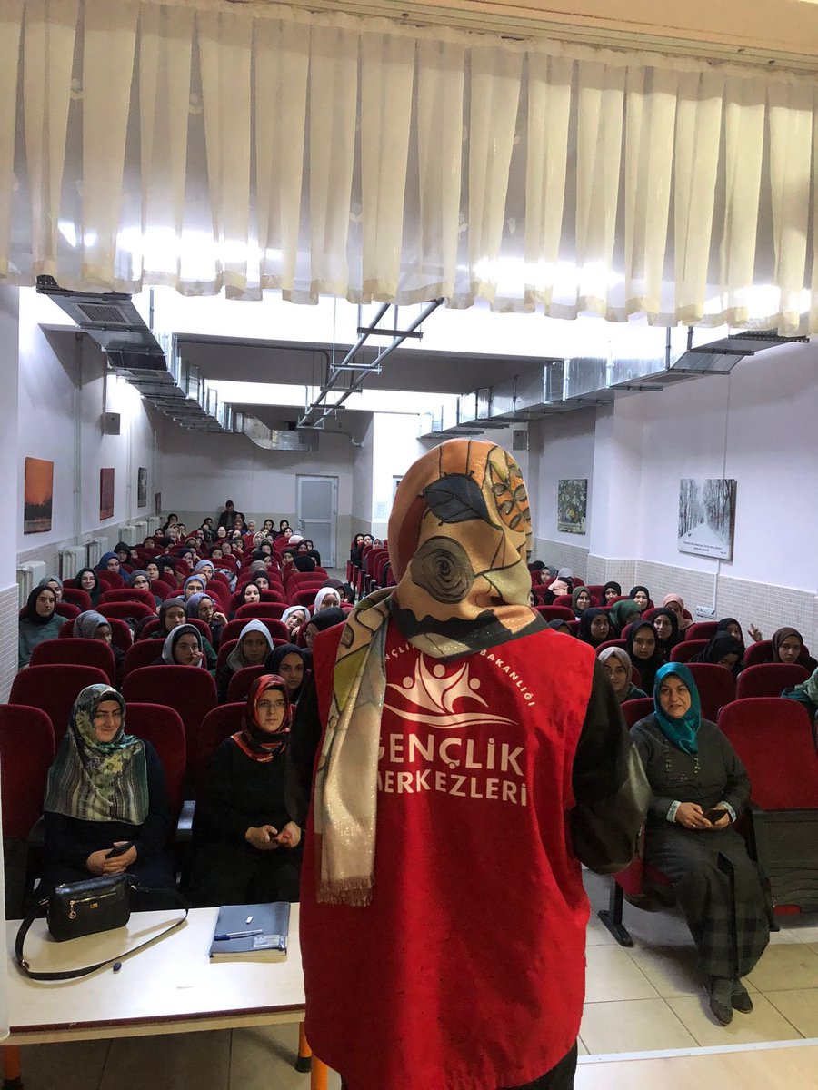 eminogluenes's tweet photo. Kudüs gücüyle okuyan, araştıran, konuşan, anlatan bir gençlik...

Gençlik Merkezlerimizde, Genç Ofislerimizde bu hafta gençlerin gündeminde Filistin vardı. 🇵🇸🇹🇷

Darıca👏 Mardin👏 Konya👏 Sakarya👏 Ordu👏 Tarsus👏 Osmaniye👏 Polatlı👏 Van👏 Turhal👏 Uşak👏… https://t.co/r4S2yjkpBQ