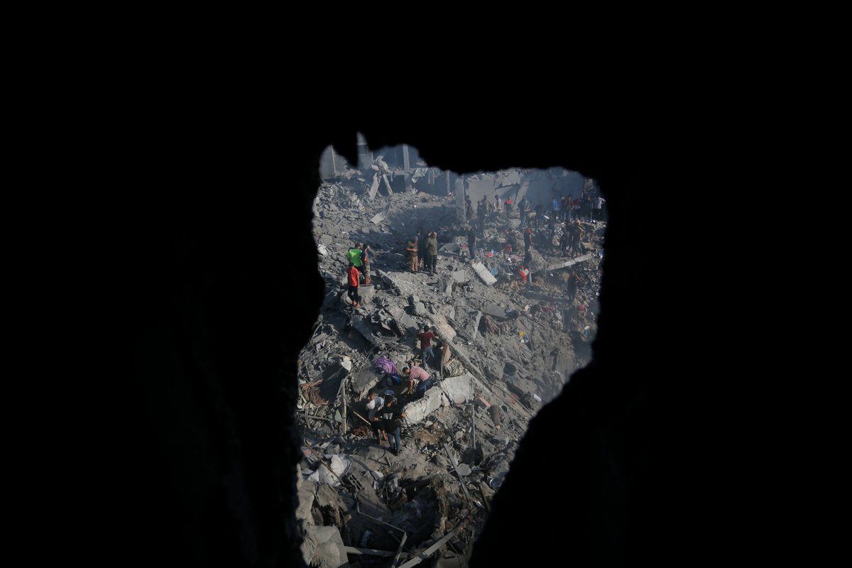 Right now the📍#GazaStrip is experiencing a communications blackout

<a href="/UNRWA/">UNRWA</a> is not able to get through to the vast majority of our team

This is the third communications blackout over the past 10 days. Gazans are completely cut off from their loved ones and the rest of the world