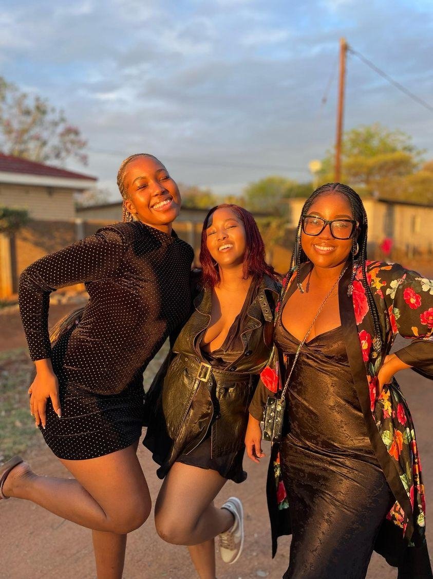 I love my little sisters so much😍