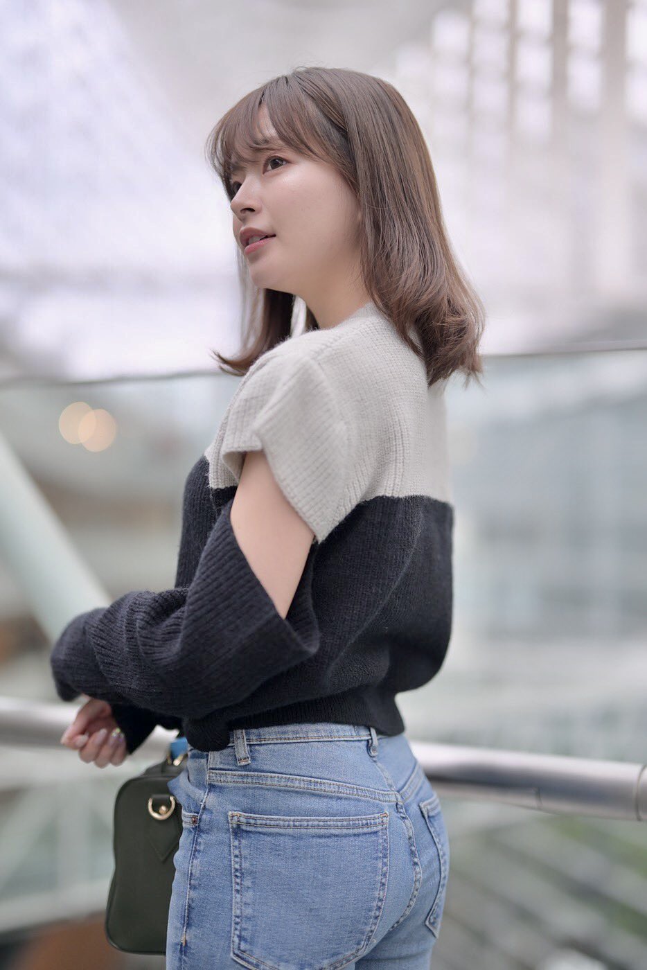 街撮り　美人　人妻  / X