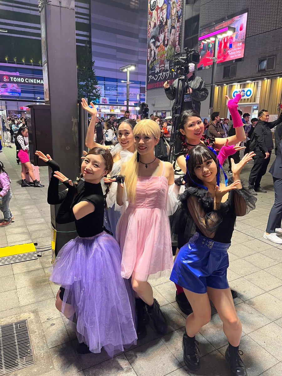 rent0604's tweet photo. TWICE・LE SSERAFIMメドレー♡
外で踊るの久しぶりすぎて楽しかったー！😂💓ありがとうございました！❤️‍🔥🫰🏻 https://t.co/DWF4d52INS