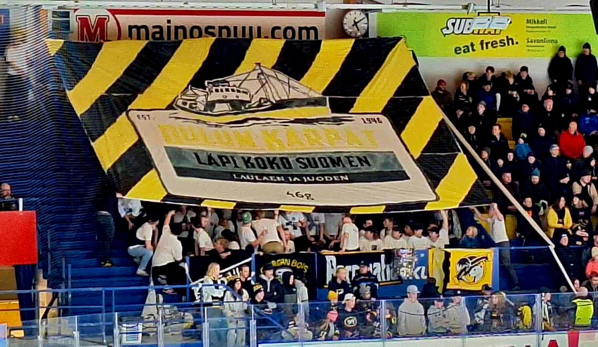 Poromafia's tweet photo. Läpi koko Suomen.

#kärpät https://t.co/9ecdEa68w2