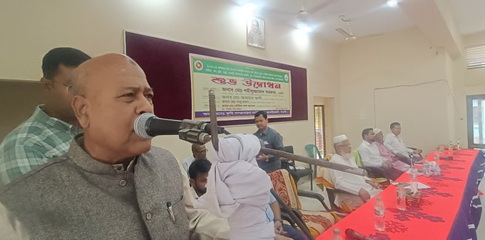 ধামইরহাটে কৃষকদের মাঝে প্রণোদনা কর্মসূচির সার ও বীজ বিতরণ