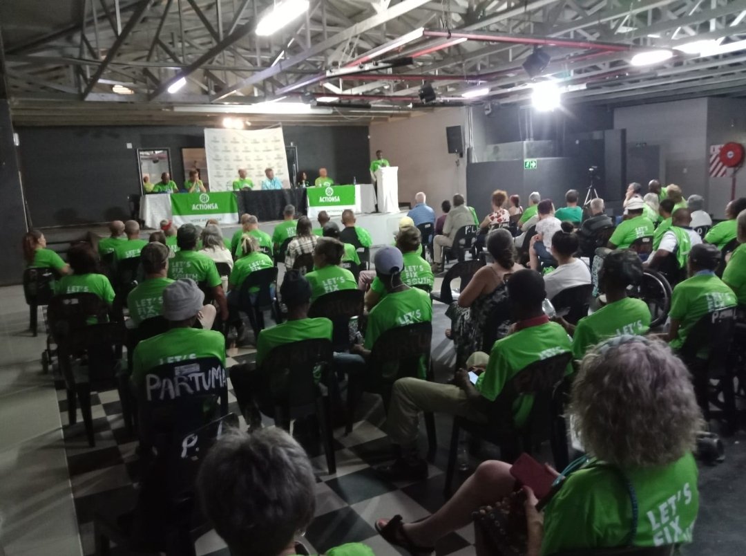 ActionSA_FS's tweet photo. Ward10 successfully launched at Parys by @Action4SA Free State Chairperson @KopanePatricia. We're turning Ngwathe green.
#LetsFixSouthAfrica
#LetsFixFreeState https://t.co/6OXsN61Vph