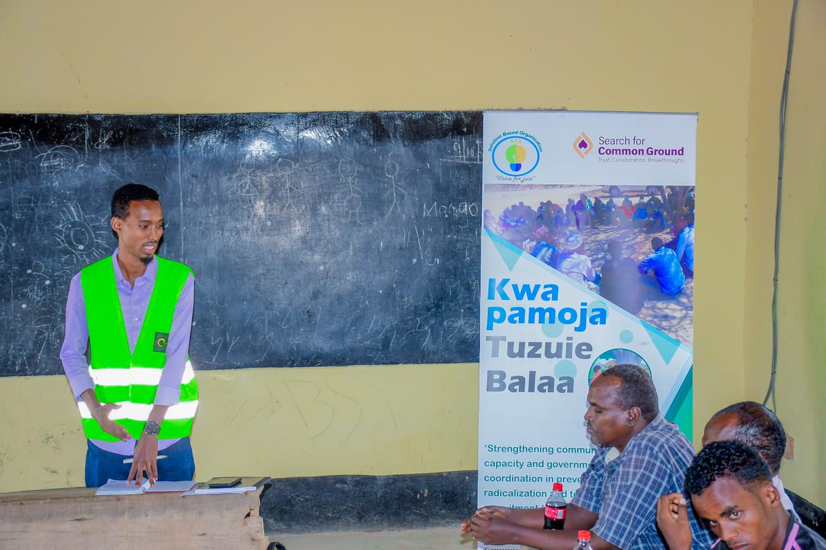 Solution_based7's tweet photo. @Solution_based7 had a constructive stakeholder's engagement led by the area Chief of #Warable at #Fafi #Garissa. Representatives from various sectors including community leaders, Religious leaders, law enforcement, PWDs and Youth were present.
@SFCG_Kenya #KwaPamojaTuzuieBalaa https://t.co/jF4rm9Xtty