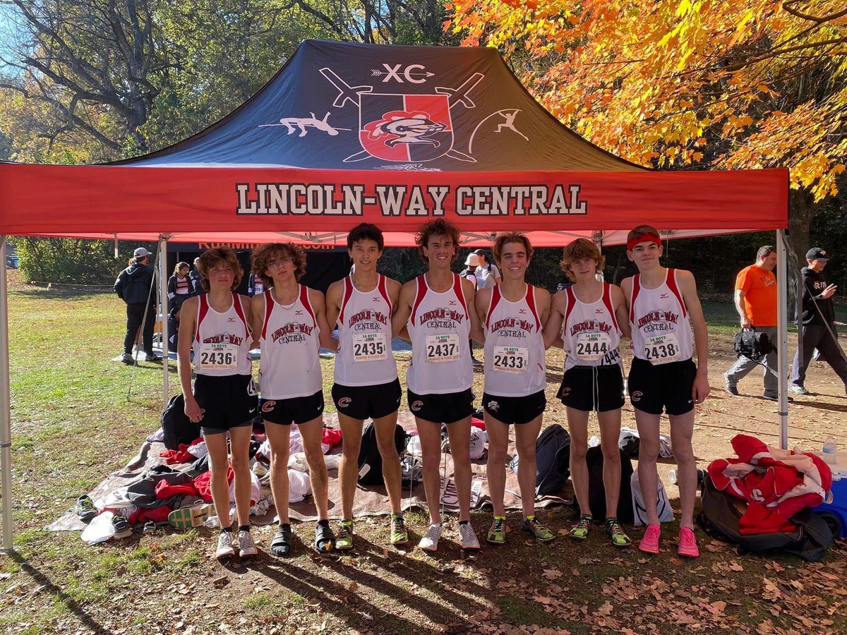 BryceCounihan's tweet photo. Feeling the rush at the state cross country meet! Proud to be part of such an incredible community of runners. #StateCrossCountry  #ChasingMiles https://t.co/qWs0AfYgsc