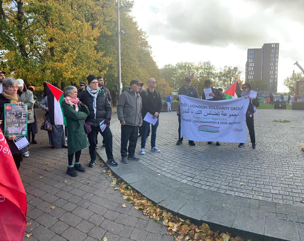 wfpsclondon's tweet photo. Now in Walthamstow people of #WalthamForest are expressing their solidarity with people of #Gaza whose lives are taken as we speak & calling for ceasefire and human rights and justice for all Palestinians.
#Gaza_Under_Attack #GazaCeaseFireNow #FreePalestine #FreeGaza #pscupdates https://t.co/qn5qUbuENH