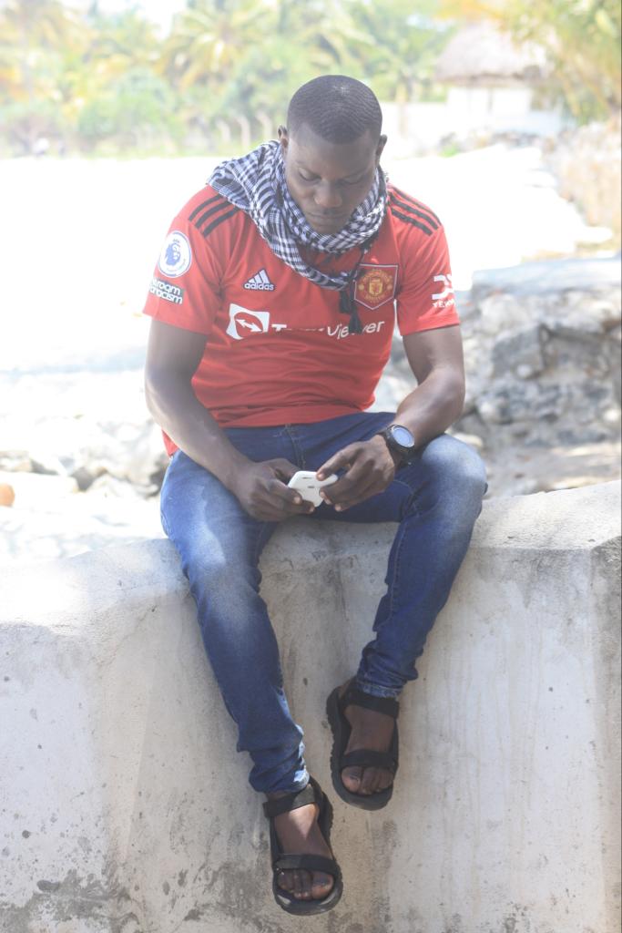 mwl_em's tweet photo. "Hatuhitaji Tena Kufunzwa na Ulimwengu maana tumeyasahau Machungu na sasa tunaishi vina vya Mbingu."

Mwl EM Kuliga
✍️🇹🇿 https://t.co/KnaN0jYZRN