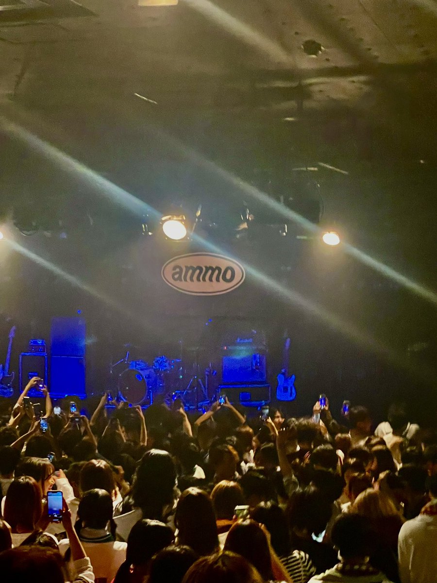 ammo 温厚故に高温
梅田CLUB QUATTRO

最高すぎた
もっと大きくなって欲しい
けど誰にも知られたくない

写真撮ってくれた人ありがとう。見ず知らずぼっちに優しくしてくれました。
