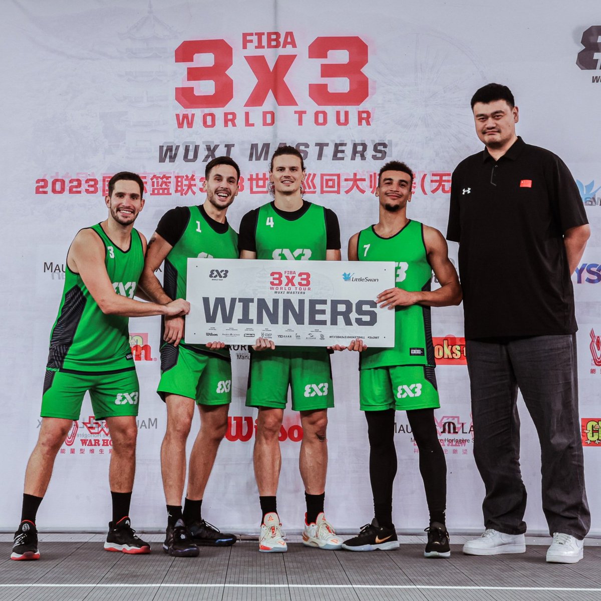 𝗜𝗟𝗦 𝗟’𝗢𝗡𝗧 𝗙𝗔𝗜𝗧 ! 🏆   

Paris devient la première équipe française de l'histoire à remporter un Master du 3x3 World Tour 🇫🇷

📖cutt.ly/OwR9Yws9