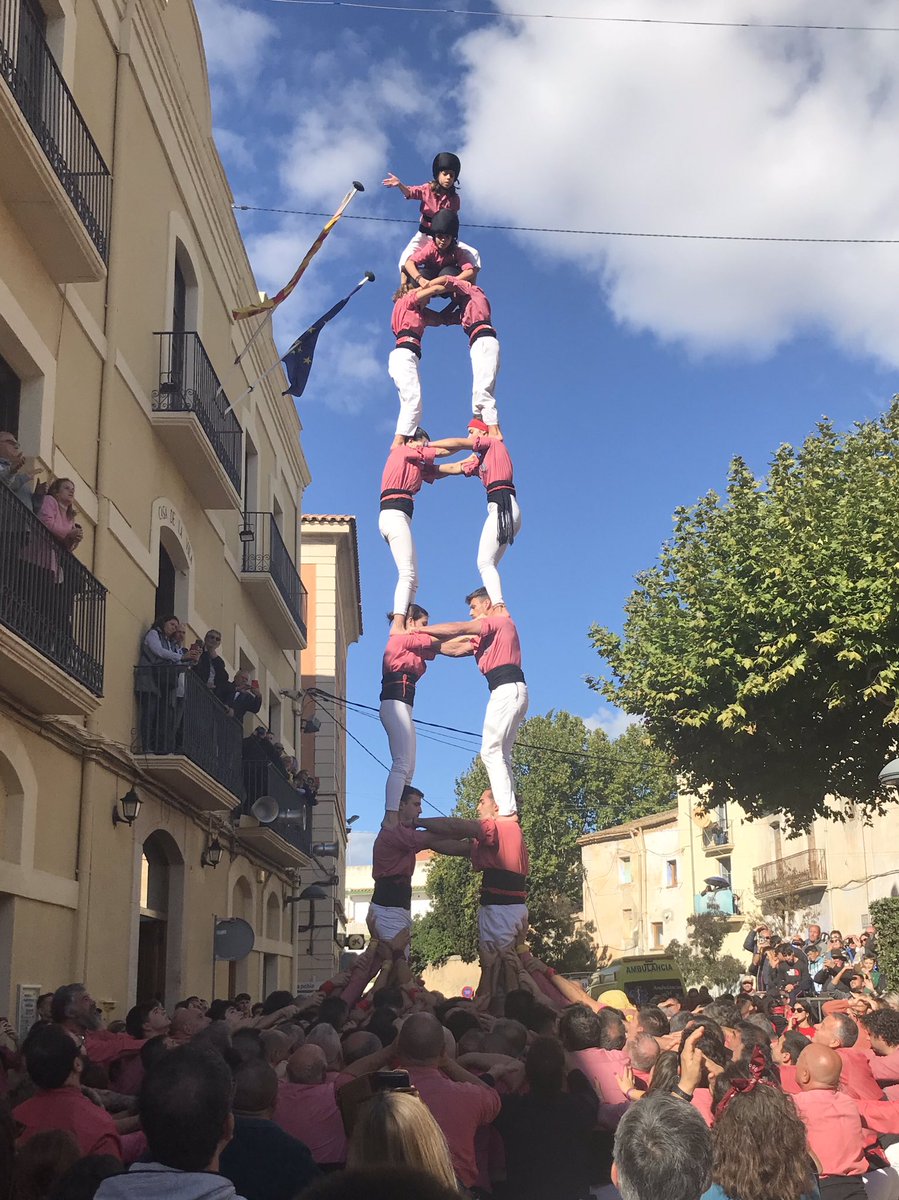 collavella's tweet image. A la tercera ronda a Vila-rodona desgarreguem el 2 de 7.
#castells