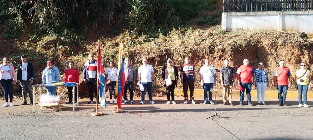 Desarrollada en la mañana de hoy Día de la Técnica en la Dirección Nacional de la Misión con la presencia del Dr <a href="/JosAnto54744901/">José Antonio Machado Reyes</a> Jefe de la Misión Médica Cubana en Venezuela y demás funcionarios. #CubaPorLaVida.