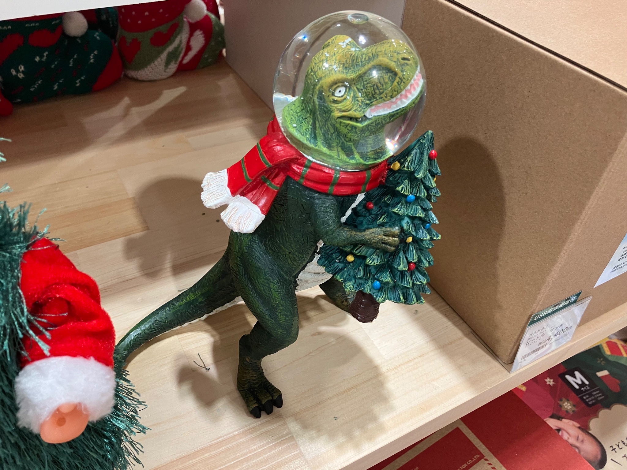 スノードーム ダイナソー GLOBE DINOSAUR HOLD ON TREE スノードーム