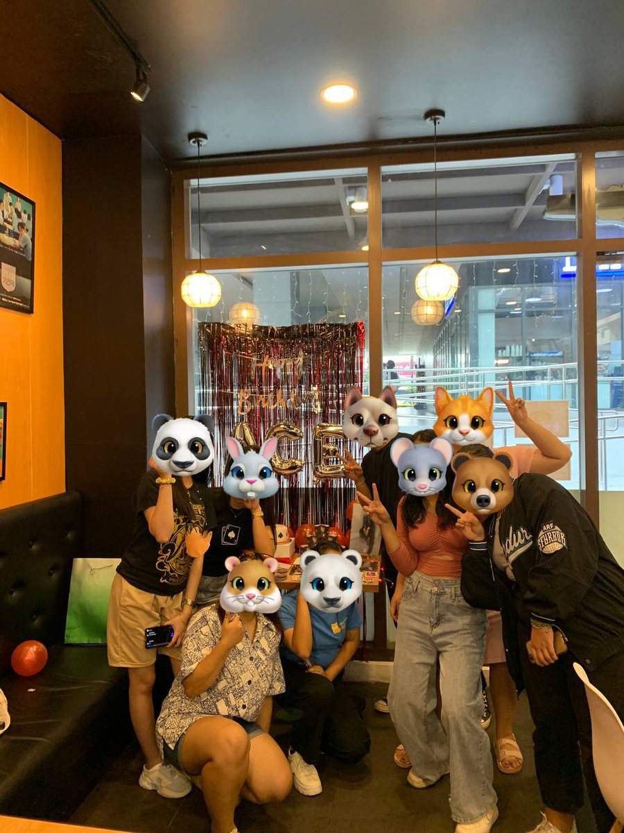 1stonedump's tweet photo. welcome to the zoo! HAHAHAHAHAHAHAHA

DAYDICATED FOR ACE
#ACEpectacularDAY
@1stoneofc_ace @usershrln @1stACEcreamcake @TinForONE1 https://t.co/QmEjpU0tHP