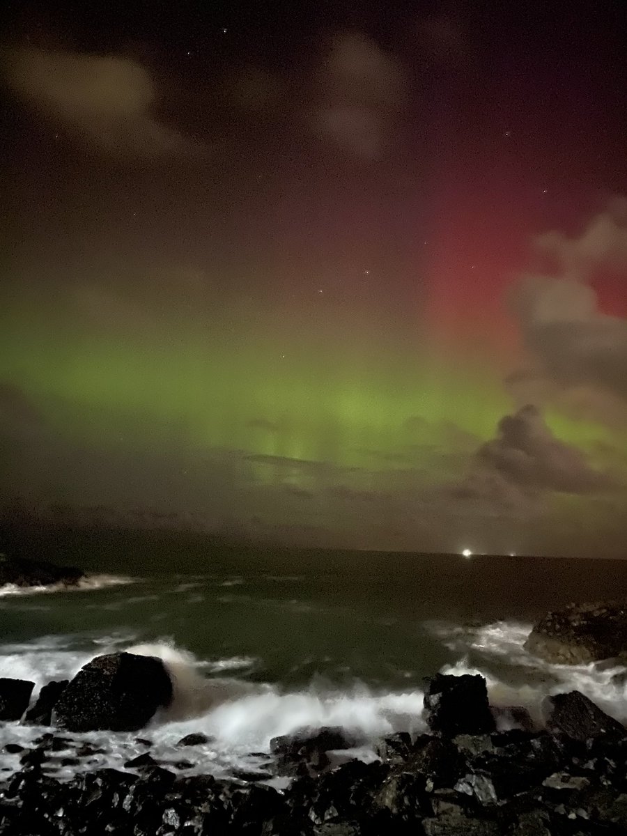Stunning show from Fraserburgh last night 😍 #aurora #Auroraborealis #northernlights #fraserburgh #winetower #stunning #looktothesky