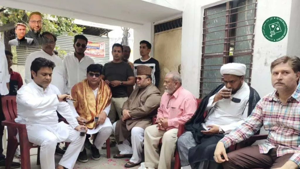 #AIMIM #TelanganaElections2023 Today Felicitated Program At Masjid E Hussaini As Hussaini Koti In Pathergatti Division Under Charminar Constituency. #VoteForRight #VoteForKite🪁 @asadowaisi @akbarowaisii @aimim_national @AimimTelangana