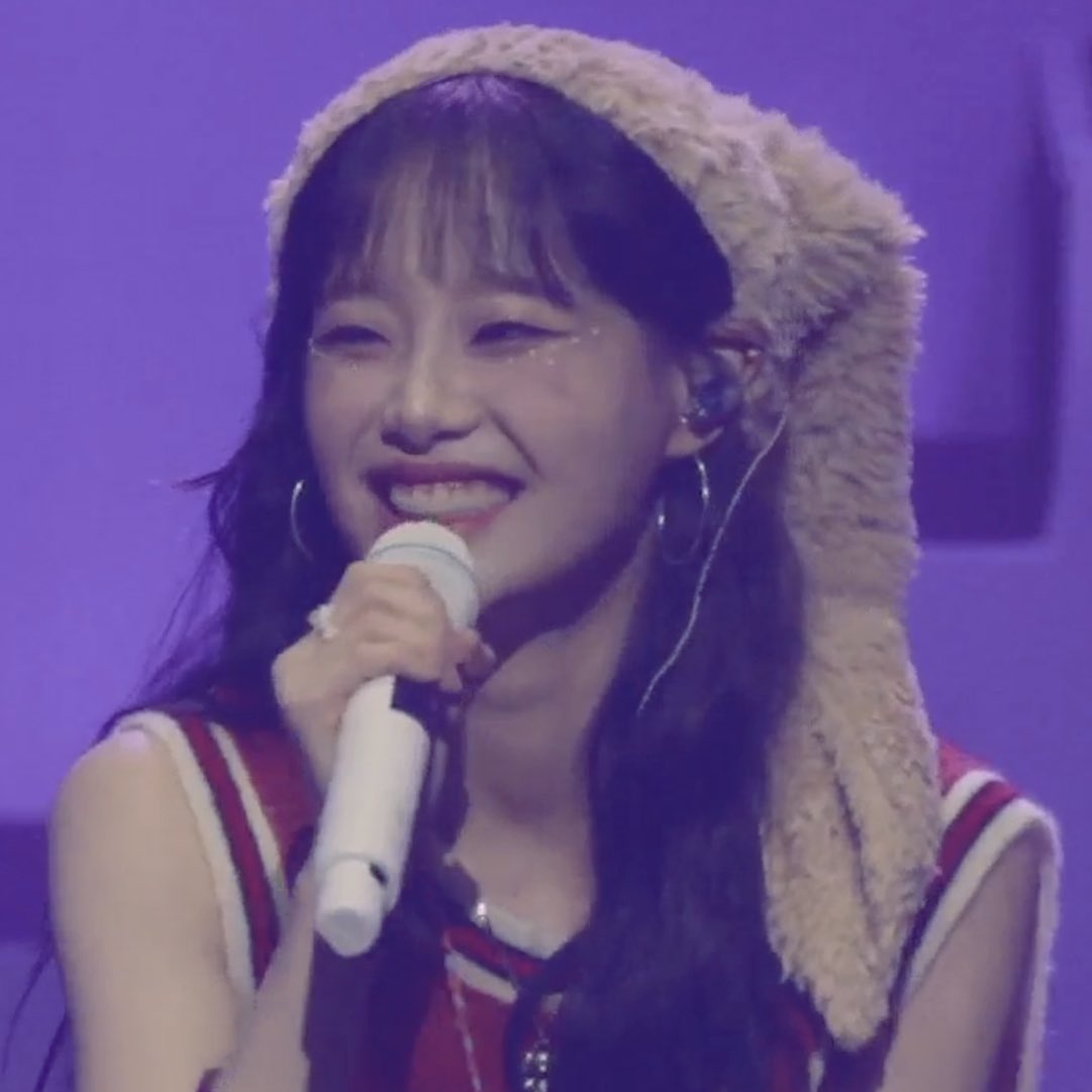 chuu pics tweet media