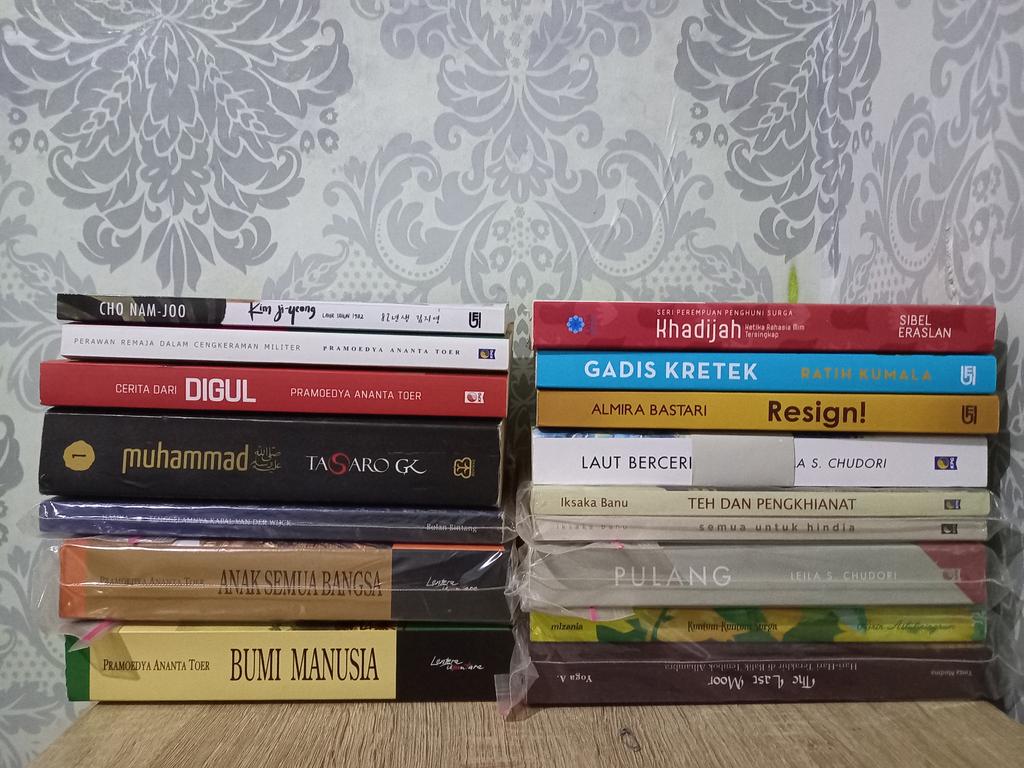 taaAfra's tweet image. -Utas Preloved Books-
Edisi mau ngurangin jumlah buku di rak
Pengiriman dari Banjarnegara Jawa Tengah
#prelovedbooks #booktwt #books