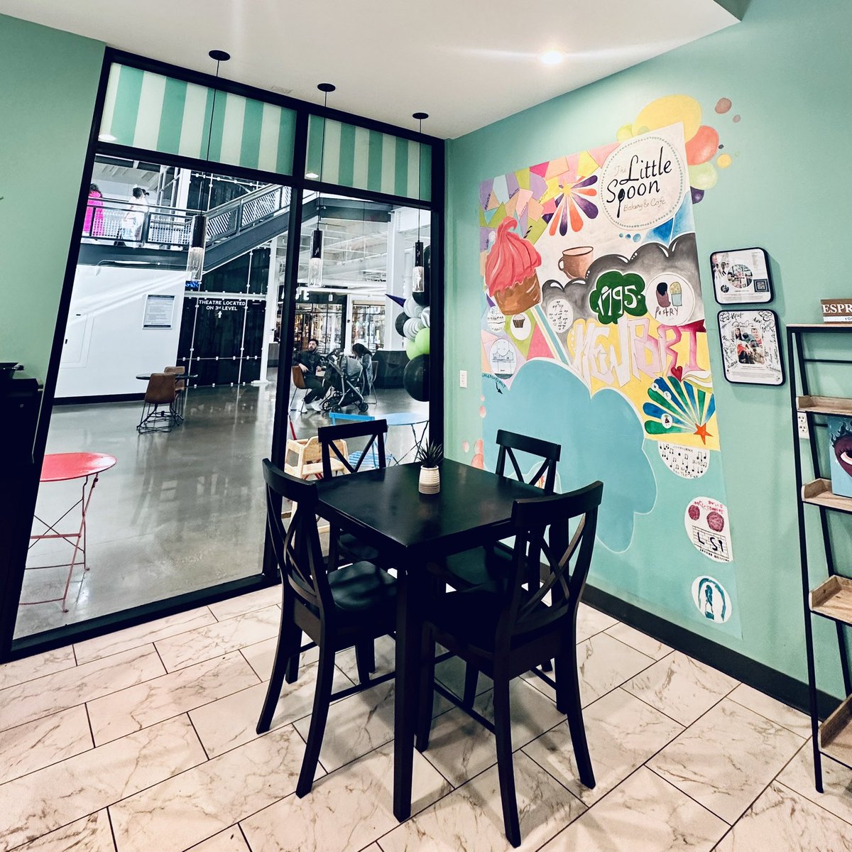 CinciColVisions's tweet photo. The mural is complete! Thanks to all participating community artists! Come grab a coffee &amp; check it out.☕️🧡 Thanks to the #littlespoonbakeryandcafe for everything! #kindness #community #projects #newport @NewportOnLevee https://t.co/J8dbqC6Pfu
