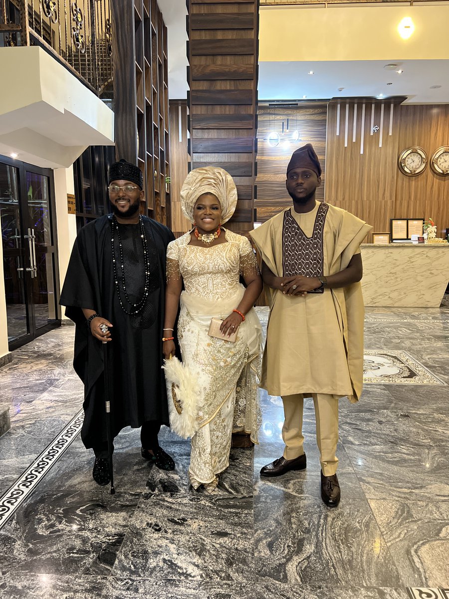 OTUNBA_TIZ's tweet photo. UPDATE :- ladies and gentleman, Mr and Mrs Abati 🤍 https://t.co/vXQEk3OMYb