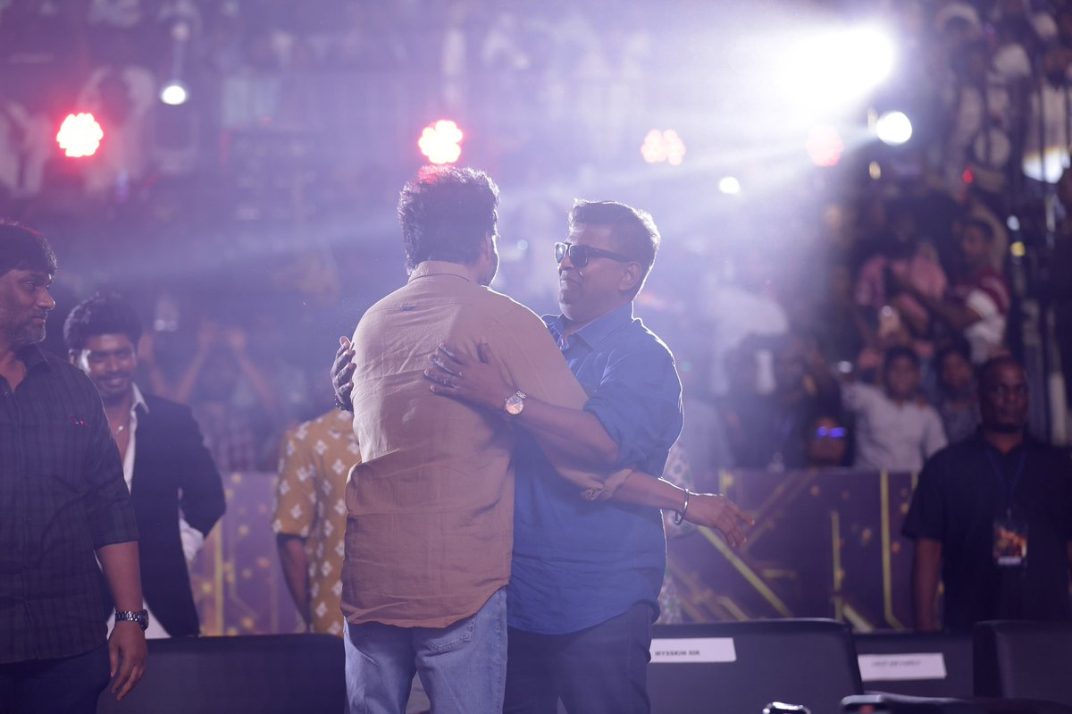 Director Mysskin lit up the stage with his unique style of speech. ❤️🔥 #LeoSuccessMeet #Leo The Roar Of #Leo - Bloody Sweet Victory 🔥 #Thalapathy @actorvijay sir @Dir_Lokesh @trishtrashers @anirudhofficial @duttsanjay @akarjunofficial @7screenstudio @Jagadishbliss…