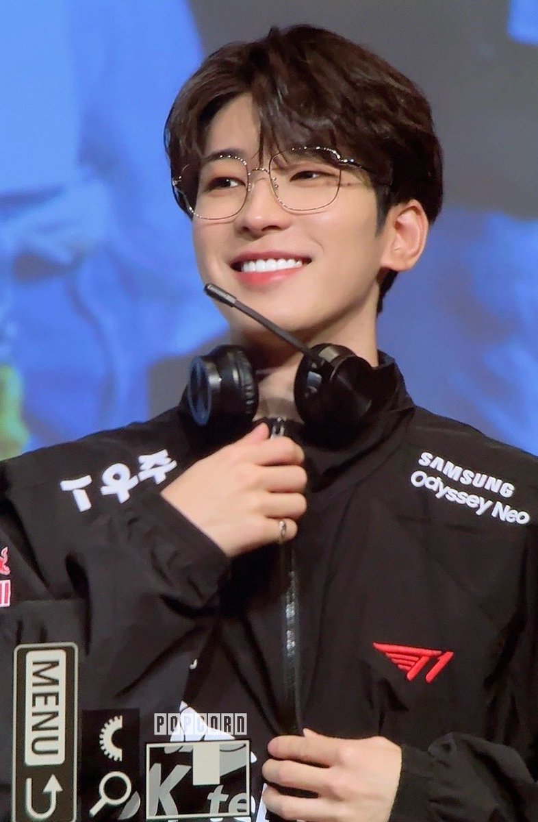 wonwooseol's tweet photo. I have a big crush on this gamer https://t.co/yQn0rGHaRi