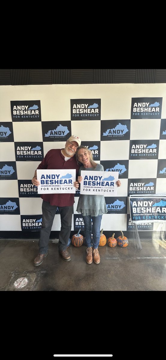 themeghansmith's tweet photo. 2 DAYS UNTIL ELECTION DAY. Let's go out there and win this thing y'all. https://t.co/ItWfqrNjUv
