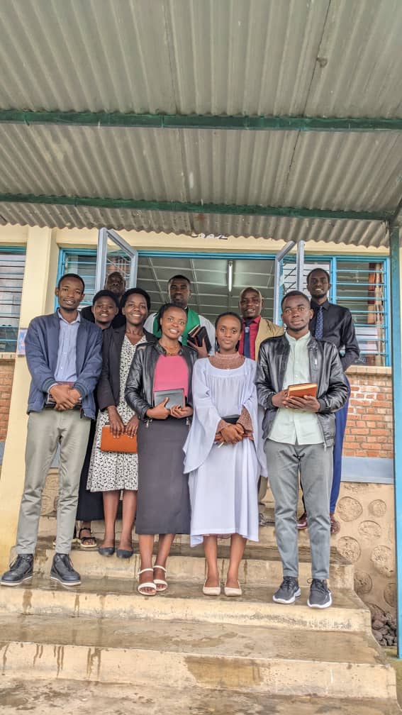 RasaCavm's tweet photo. #SUNDAY_Congregation! Le 05/11/2023

Umunsi wari mwiza muri RASA aho twasuwe na Chaplain wacu akaba n'umuyobozi wa St Mark (Busogo Parish) Pst. BISERUKA Dieudonne aherekejwe na Mwalimu w'ikanisa ya Busogo.

#Theme:  Usigasire icyo ufite.

Yoh 14
"Yesu ni inzira, ukuri n'ubugingo" https://t.co/Th4XjLbIUD