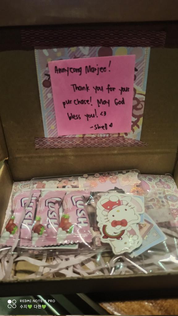 dubu_tuk's tweet photo. Thanks... Received my Dahyun dicon today 😍 Thank you for the freebies as well! 💞 #SeachellesProofs @seachellessss https://t.co/gKbYSSSGV8
