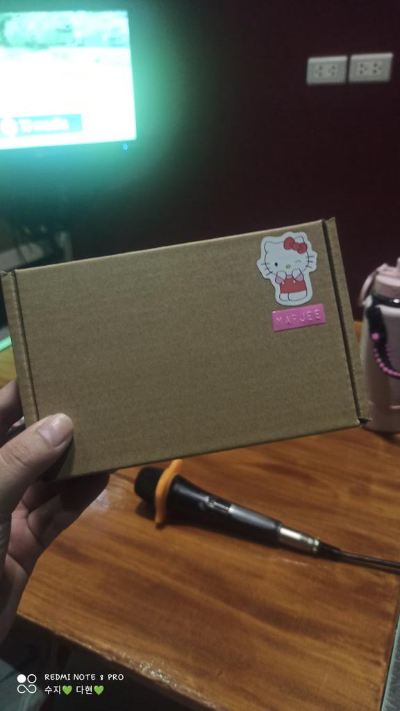 dubu_tuk's tweet photo. Thanks... Received my Dahyun dicon today 😍 Thank you for the freebies as well! 💞 #SeachellesProofs @seachellessss https://t.co/gKbYSSSGV8