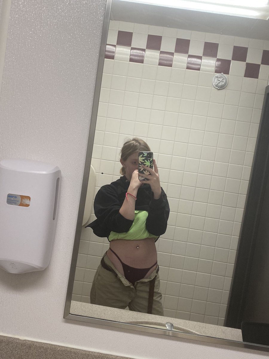 mmiller2k23's tweet photo. Go check out my OF page for my Halloween tape anddd if you wanna see me take this off leave any size tip on the post 😘 https://t.co/kyoYGehFe9