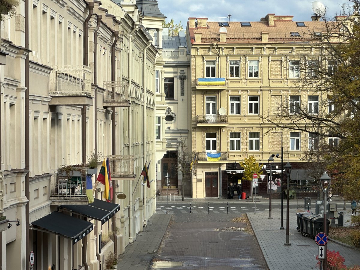 Here in Lithuania to give a talk on North American newsroom policies vis a vis AI—it'll be interesting to get the European perspective! Will report back with what I've learned...