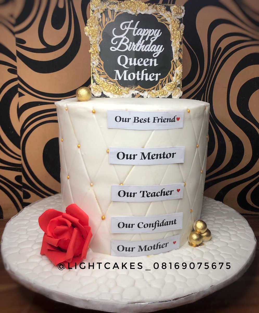 Lightcakes_'s tweet photo. We repeated this cake design in fondant.😘😘😘kindly click the link on the bio to place your order.
#akurehowfar #Mercy Chinwo #Moses Bliss #akurebaker https://t.co/kpBLYefKC5
